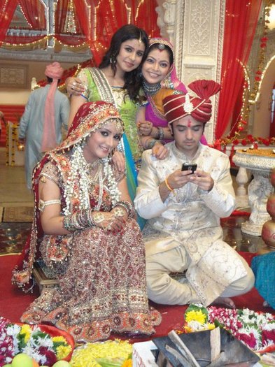 60089_159255284100706_111306905562211_470968_7230547_n - Yeh Rishta Kya Kehlata Hai - Dragoste dulce-amara