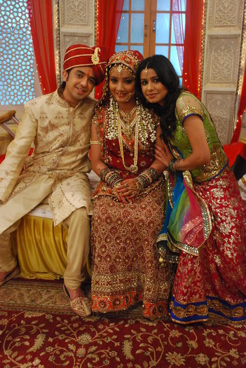61014_159254814100753_111306905562211_470954_3598387_n - Yeh Rishta Kya Kehlata Hai - Dragoste dulce-amara
