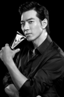 48465992_UOUOBGFAP - actorul Song Il Gook
