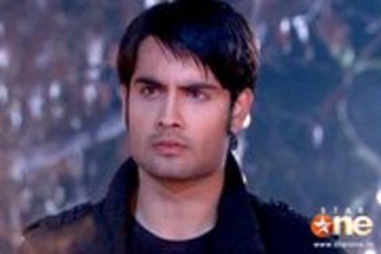 165575_194523243898082_169011106449296_800791_304864_a - Abhay realizes Piya was playing games