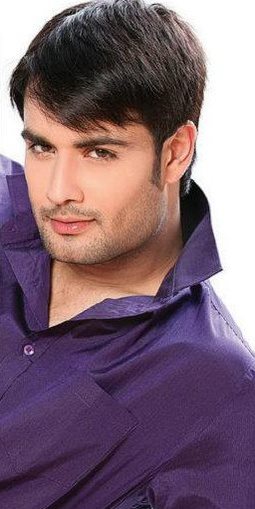 294442_226283187428547_116768125046721_637867_728836031_n - Vivian Dsena as Abhay Raichand