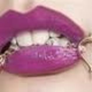 descărcare (2) - poze buze