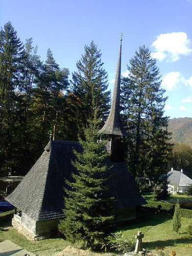 450px-RO_SJ_Galpaia_wooden_church - Clujul rural