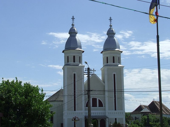 800px-Orthodox_Church_in_Bontida,_Cluj_County