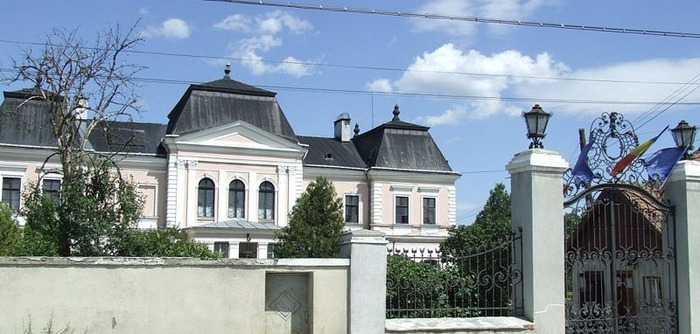 800px-Rascruci_Banffy_castle1