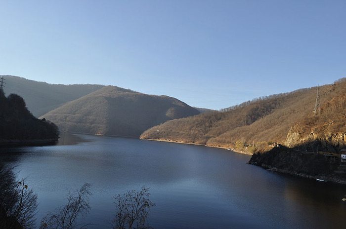 800px-RO_CJ_Tarnita_lake_6