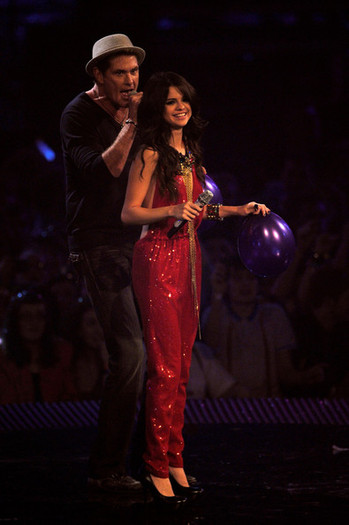 Selena+Gomez+MTV+Europe+Music+Awards+2011+JBRz9T48EiEl