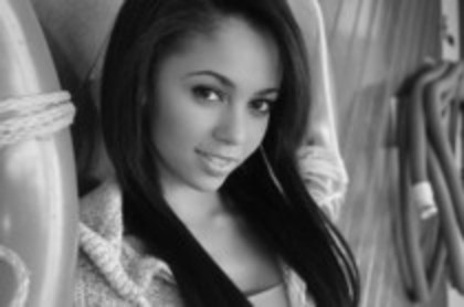 50197874_NAEVPTMMV[1] - Poze vanessa morgan