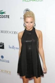 Ashley_Tisdale_1220685622[1]