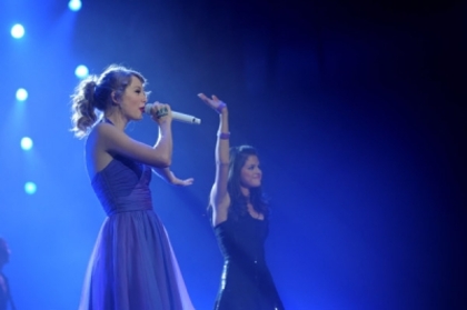 normal_008~25 - xX_Performing with Taylor Swift at Madison Square Garden