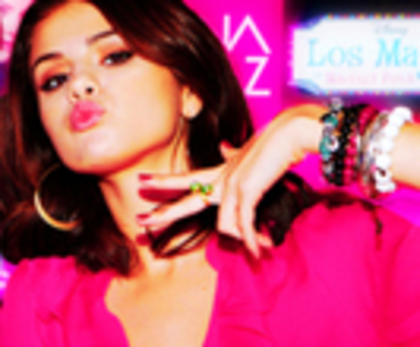 52488151_FYRLEIY2 - Super poze cu Selena Gomez