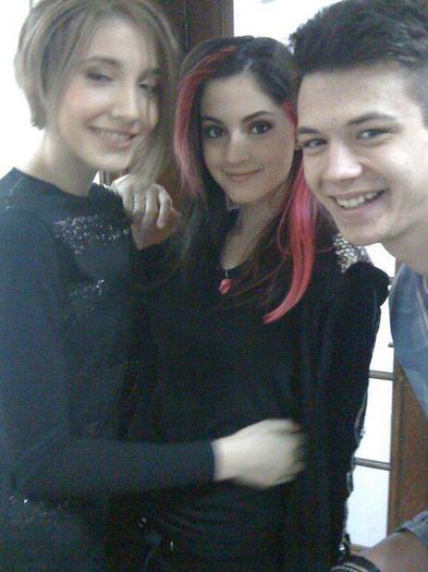 383356_105121692937424_100003187808430_26169_1820553170_n