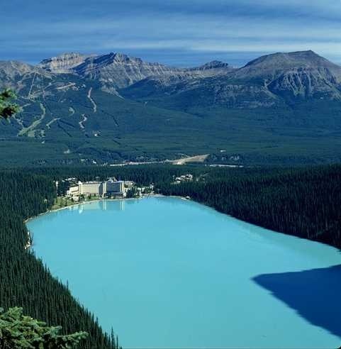 fairmont-chateau-lake-louise - Cele mai superbe locuri de pe Pamant