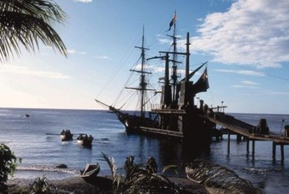 011 - Piratii din Caraibe Blestemul Perlei Negre 2003
