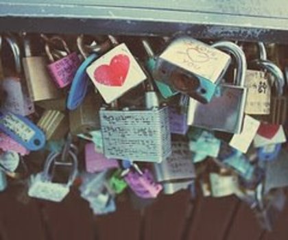 315850_113146955462225_100003007649232_86361_1405357744_n - poze artistice