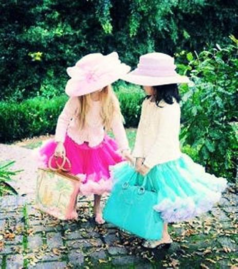 316031_120250934751827_100003007649232_128601_302098376_n - poze artistice