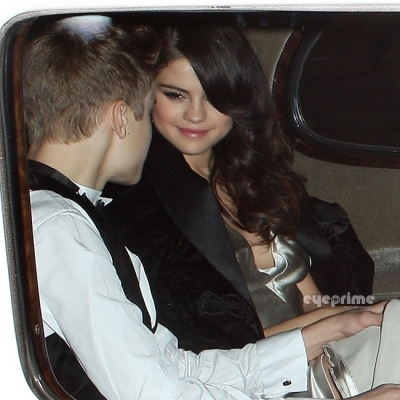 normal_003~36 - November 20th- Selena and Justin Leaving the AMA-s