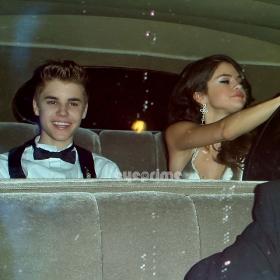 normal_008~22 - November 20th- Selena and Justin Leaving the AMA-s