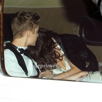 normal_012~14 - November 20th- Selena and Justin Leaving the AMA-s