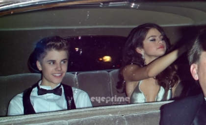 normal_015~15 - November 20th- Selena and Justin Leaving the AMA-s