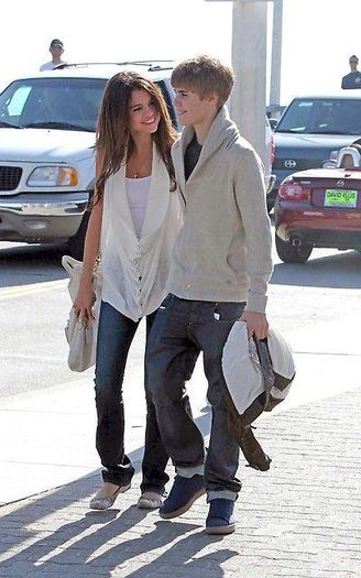 selena-gomez-si-justin-bieber-intr-un-nou-set-de-poze-de-cuplu_1