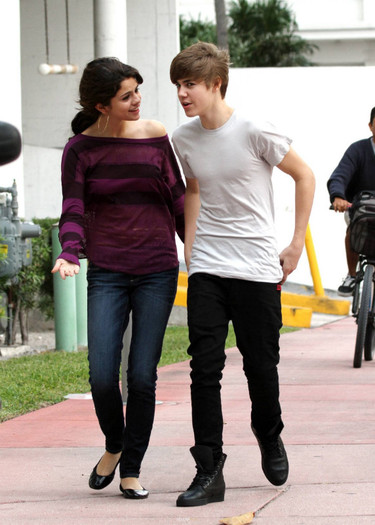 Selena-Gomez-Justin-Bieber - selena gomez si justin bieber