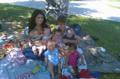 normal_002~38 - Justin and Selena at the Park with some Babies