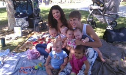 normal_015~16 - Justin and Selena at the Park with some Babies