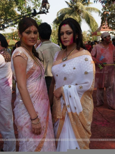 33138-seema-kapoor-and-preeti-puri