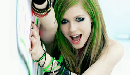 200511avrilsmilemain