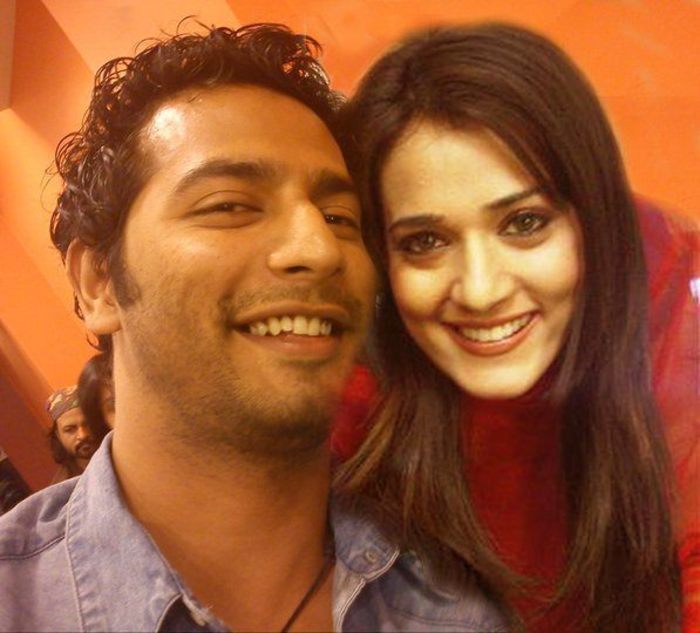 200363_199128936786178_100000672185275_573324_2587804_n - 0xNeha Jhulka si Sehban Azim-Naina si Yuvrajxx