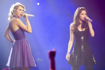 normal_004~39 - Performing with Taylor Swift at Madison Square Garden