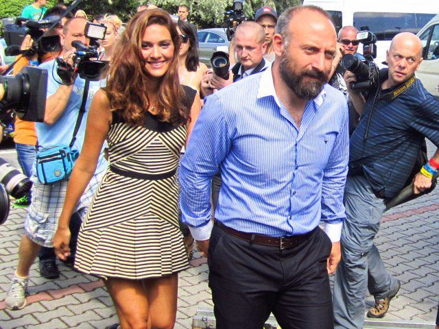 Bergu ve Halit - x - Bergu si Halit merg sa isi cunoasca fanii din Slovacia