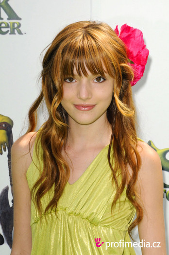 poze-bella-thorne