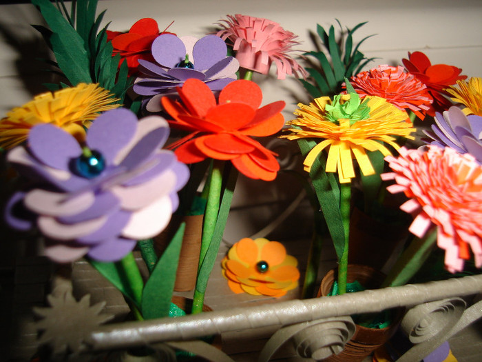DSC07927 - tehnica rularii hartiei -  quilling