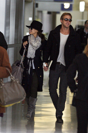 Eva and Ryan (11) - x - Eva Mendez Ryan Gosling in Paris