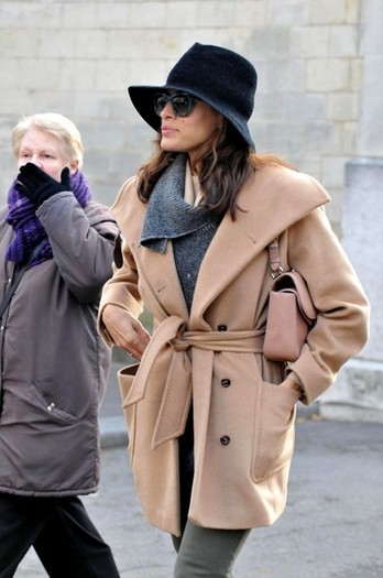 Eva (1) - x - Eva Mendes and Ryan Gosling Out and About