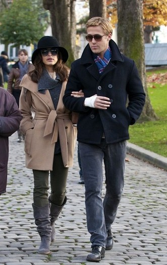 Eva and Ryan (5) - x - Eva Mendes and Ryan Gosling Out and About