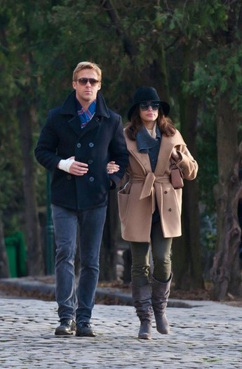 Eva and Ryan (8) - x - Eva Mendes and Ryan Gosling Out and About