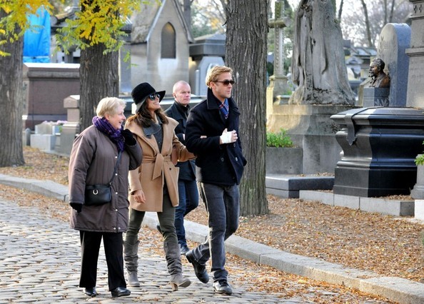 Eva and Ryan (20) - x - Eva Mendes and Ryan Gosling Out and About