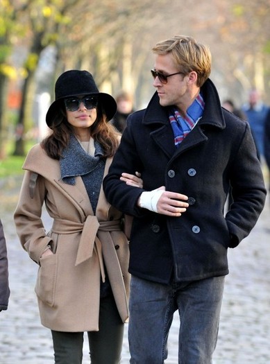 Eva and Ryan (25) - x - Eva Mendes and Ryan Gosling Out and About
