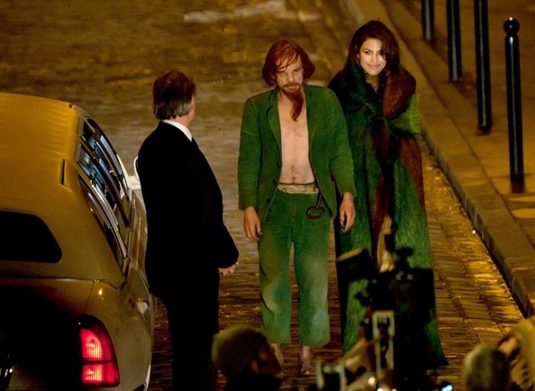 Eva - x - Eva Mendes on the Holly Motors Set