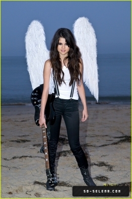 normal_75026-selenagomezwings03rg3-122-686lo - Photoshoot 003