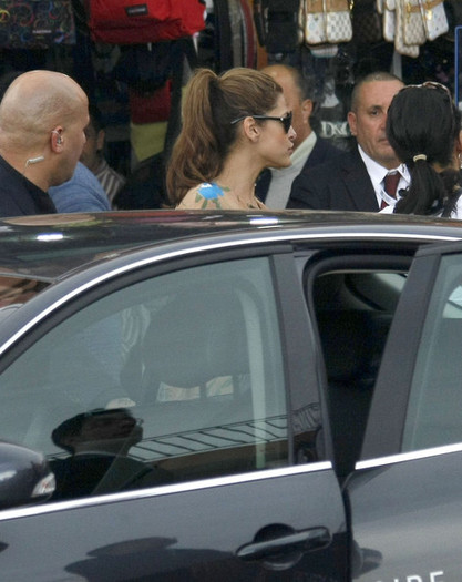 Eva (3) - x - Eva Mendes Out Shopping At The Souks Of Marrakech