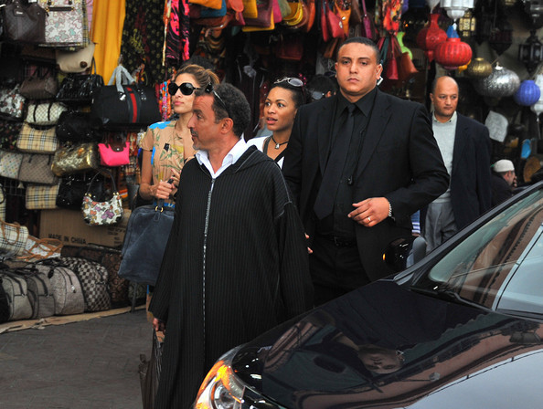 Eva (9) - x - Eva Mendes Out Shopping At The Souks Of Marrakech