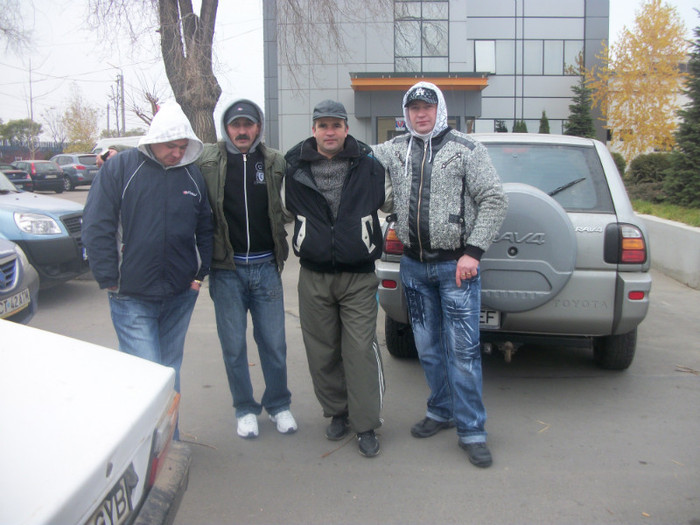 100_1907 - chefuri_intre prieteni porumbari 09-10-11