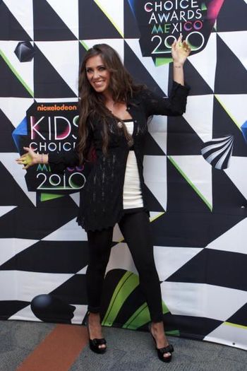 002~71 - 1-Anahi en Kids Choice Awards-1