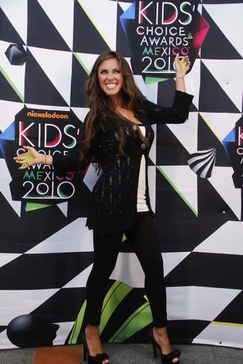 009~27 - 1-Anahi en Kids Choice Awards-1