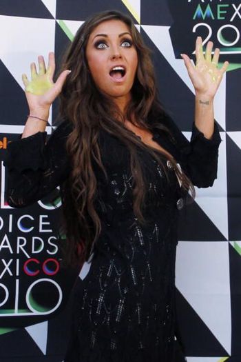 010~26 - 1-Anahi en Kids Choice Awards-1