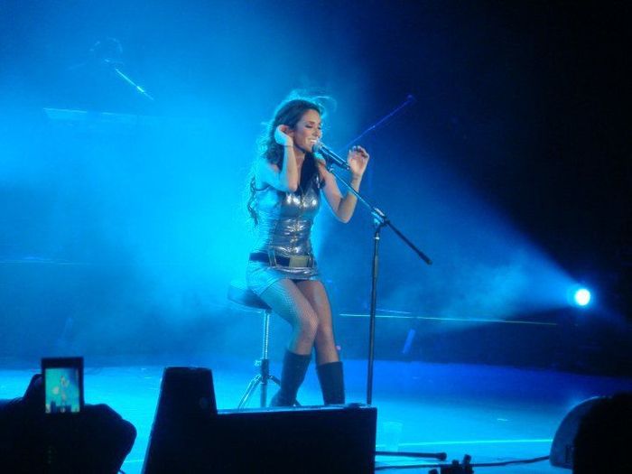 12323_1246583320683_1112419523_30603126_1692148_n - 1-Anahi New 2010-1